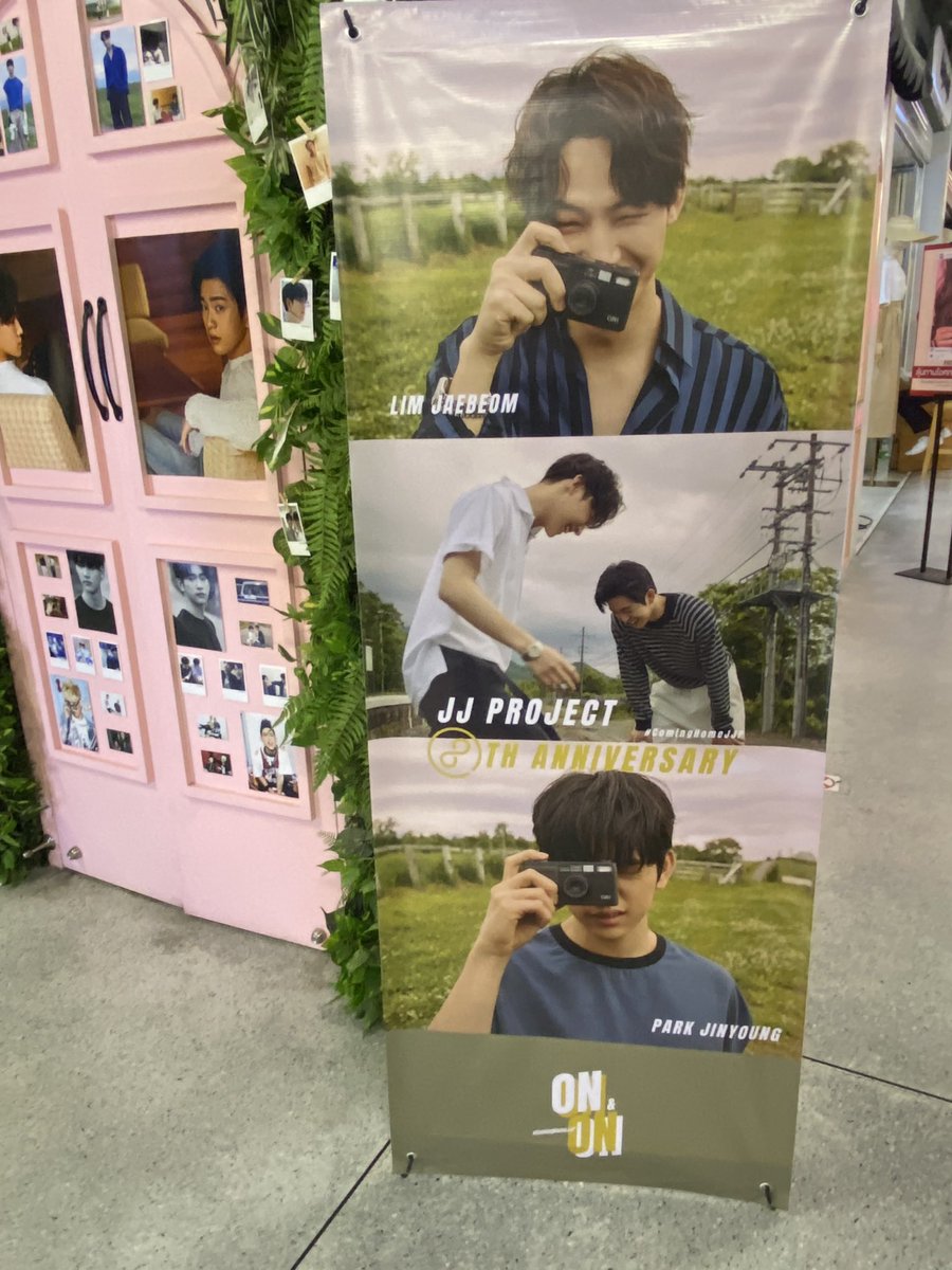 maybmaygot7's tweet photo. รีบเดินทางมามากกกกก มาถึงช่วงจังหวะคนน้อยพอดีเลยยยยย แค่เห็นซุ้มประตูก็คือฟินแย้ววววว ขอแค่แว๊บมาติ๊ดนึงก็ยังดี 🤗😍🌴🍑
#ComingHomeJJP
#8finityYearsWithJJProject
#Jaebeom #JB #Jinyoung
#JJProject #GOT7 @GOT7Official https://t.co/1QYmwllc66
