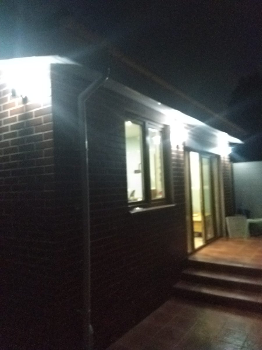 ELMATelectrical's tweet image. Fancy for outside lights?