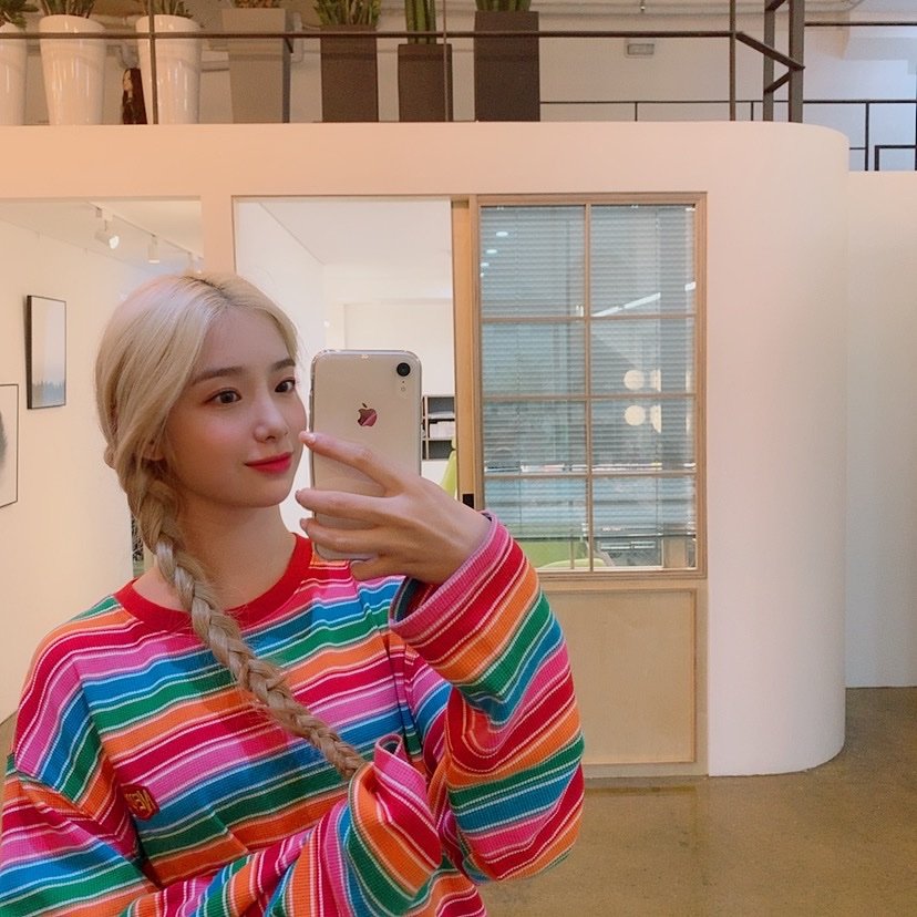 ansteambr's tweet photo. ๐ท | TWITTER/INSTAGRAM โข 180720 - Atualizaรงรฃo do #Raon no twitter e instagram. (1)
"Uma coleรงรฃo de Selfies no espelho, do passado para o presente ๐ป"
๐ https://t.co/InAYi7RoXZ
๐ https://t.co/HqTzkCuZ1Y
ยฉ๏ธ daily_ans ANSteamBR โข #ANS #AngelNSoul #์์ด์์์ค #weAre_ANSWER https://t.co/hsKp8Ar58f