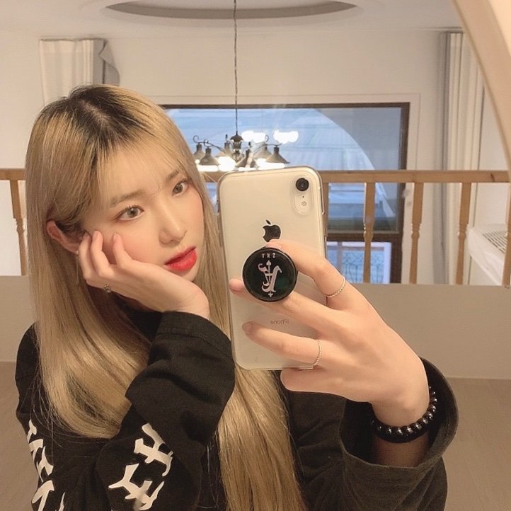 ansteambr's tweet photo. ๐ท | TWITTER/INSTAGRAM โข 180720 - Atualizaรงรฃo do #Raon no twitter e instagram. (2)
"Uma coleรงรฃo de Selfies no espelho, do passado para o presente ๐ป"
๐ https://t.co/DqpisfGJaX
๐ https://t.co/HqTzkCuZ1Y
ยฉ๏ธ daily_ans ANSteamBR โข #ANS #AngelNSoul #์์ด์์์ค #weAre_ANSWER https://t.co/yiK4UtMgog