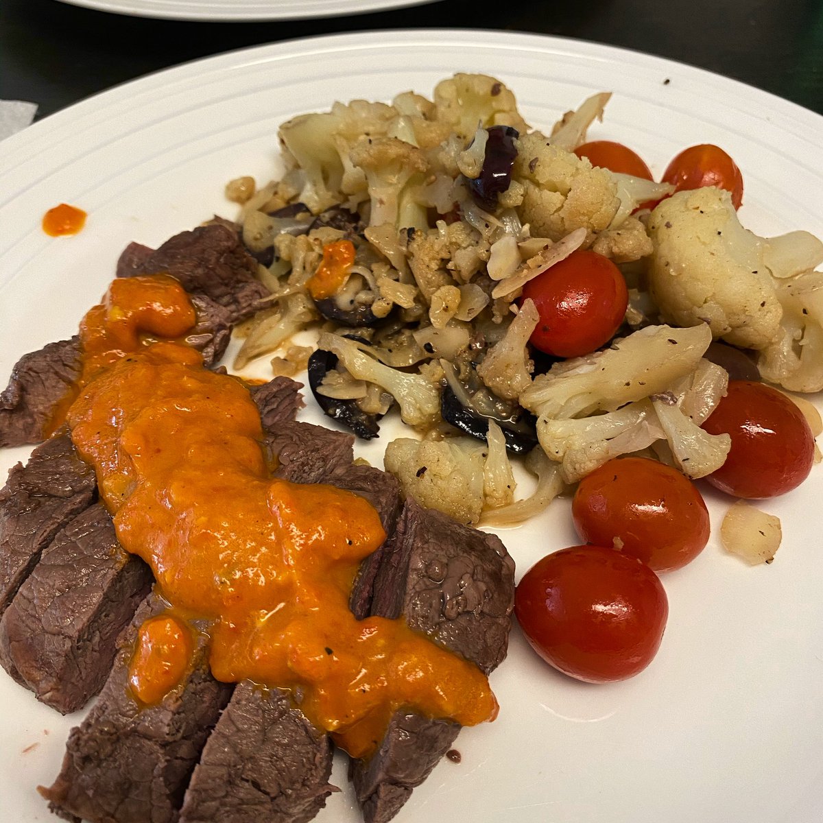 NateJamesMMA's tweet photo. Seared steaks with roasted red pepper ajvar and cauliflower @SunBasketMeals
#sunbasket #feedtheframe https://t.co/YBRpfKljGB
