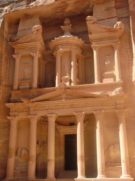 anupamifs's tweet photo. 2 towns carved into solid rock, #Ellora in #India, and #Petra in #Jordan. Different places, same ideas. https://t.co/DjfZBobC7P