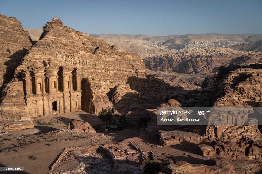 anupamifs's tweet photo. 2 towns carved into solid rock, #Ellora in #India, and #Petra in #Jordan. Different places, same ideas. https://t.co/DjfZBobC7P