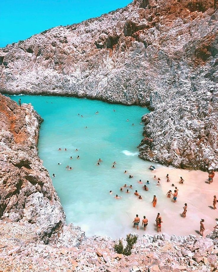 TouristEpic's tweet photo. #greeceislands #epictouristspots #greecetravel #greecetrip #tavelguide #touristspot #traveler #exploretheworld #holidayplans #couplestravel #beaches #beachday #travelplaces #exploregreece #islands #greece_is_awesome #greecetravelgr1_ #greece_travel #greece💙 https://t.co/ld1gdps0NY