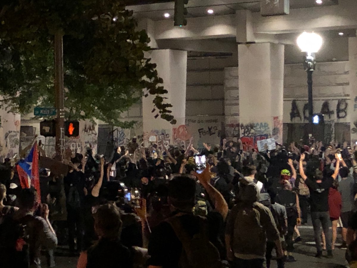 Feds r here. Bangs and gas