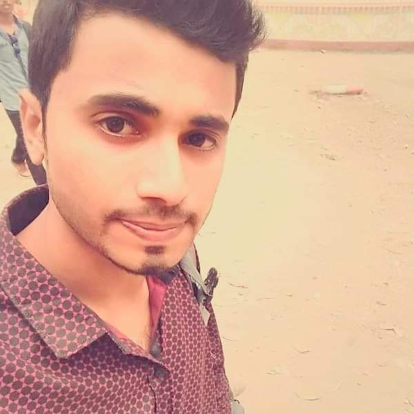 PoragShikder's tweet photo. আমি এক জীর্ণ মানুষ....
যার রং নেই-
ঢং নেই-
মায়া নেই-
ছায়া নেই।।

কারো সাথে সাক্ষাৎ নেই,
ফিরে চাওয়ার আকাঙ্ক্ষা নেই।

আমি একাক্ষী......
আমি ছন্নছাড়া। 

আমি যাযাবর,
আমি অন্যাসক্ত।

আমি ক্ষুদ্র 
আমি অনিরুদ্ধ। 

আমি আলোয় ছায়াহীন,
আমি সব পেরিয়ে এক শূন্যতায় গহীন।। 

@# porag https://t.co/J3v6JVo9rD
