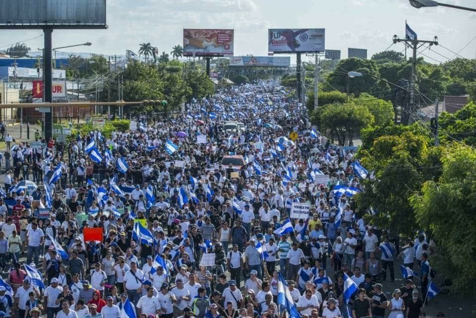 Mari96_M's tweet photo. ¡A mi no me pagaron, yo vine porque quise! ✊🇳🇮
#NuncaMas19deJULIO https://t.co/rCDwJLi2o1