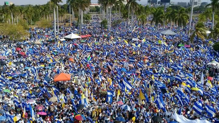 Mari96_M's tweet photo. ¡A mi no me pagaron, yo vine porque quise! ✊🇳🇮
#NuncaMas19deJULIO https://t.co/rCDwJLi2o1