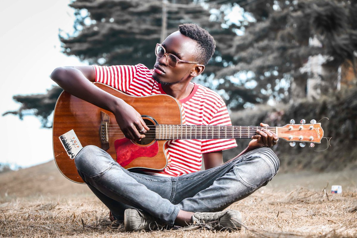 JayToniks's tweet photo. Life is a beautiful song only that the lyrics are sometimes messed.

#FuriousShots to the world. https://t.co/wYdoKvRnAP