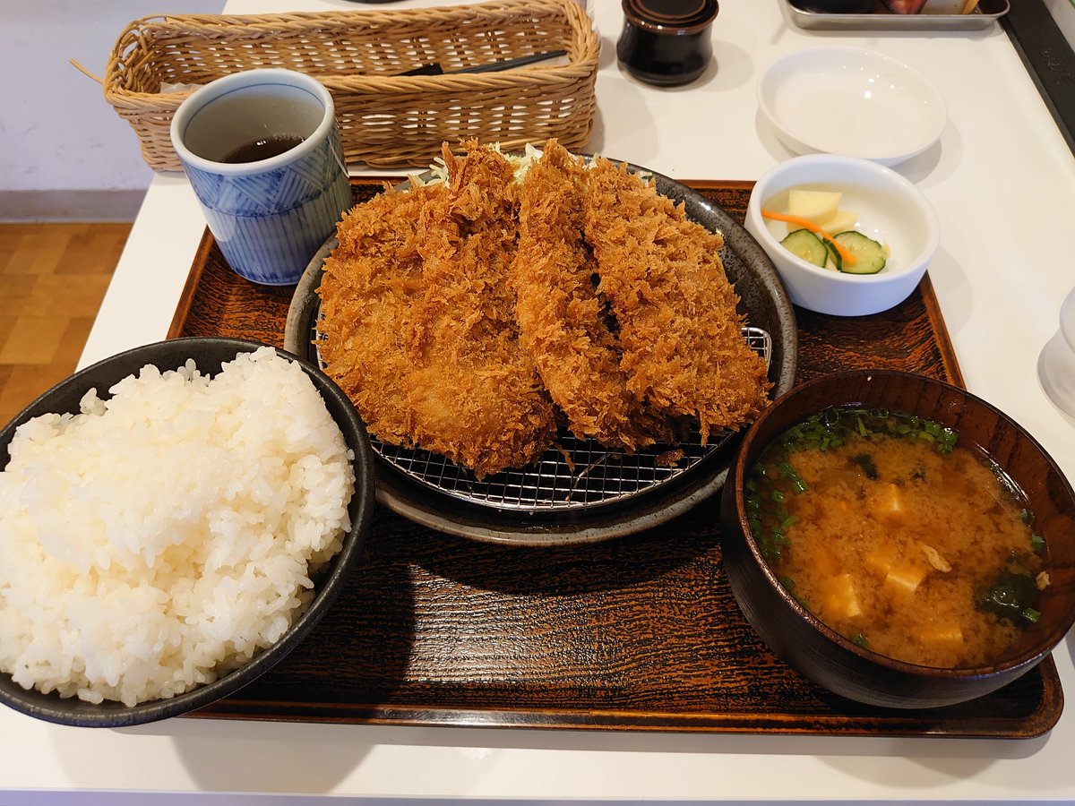 creator_door's tweet photo. 🍖#飯テロ🍖

土日は3食食べないでこういうものを一発ドカンと食べに行くのをよくしています。
体には良くないのはわかってますが
止められません…🙃
#DOLCE/#かつ富 https://t.co/75ikS7tTYT