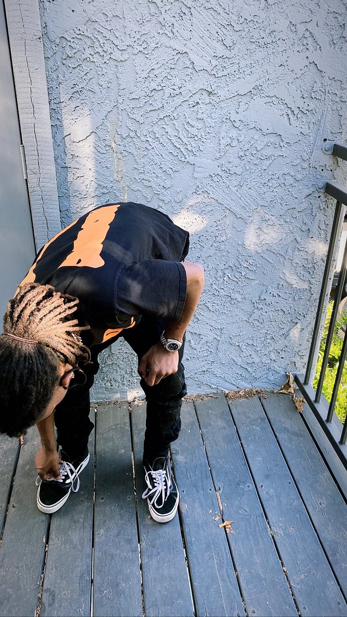 ImTheRealJosh's tweet photo. VLONETHUGG... https://t.co/mNjNqrsD05