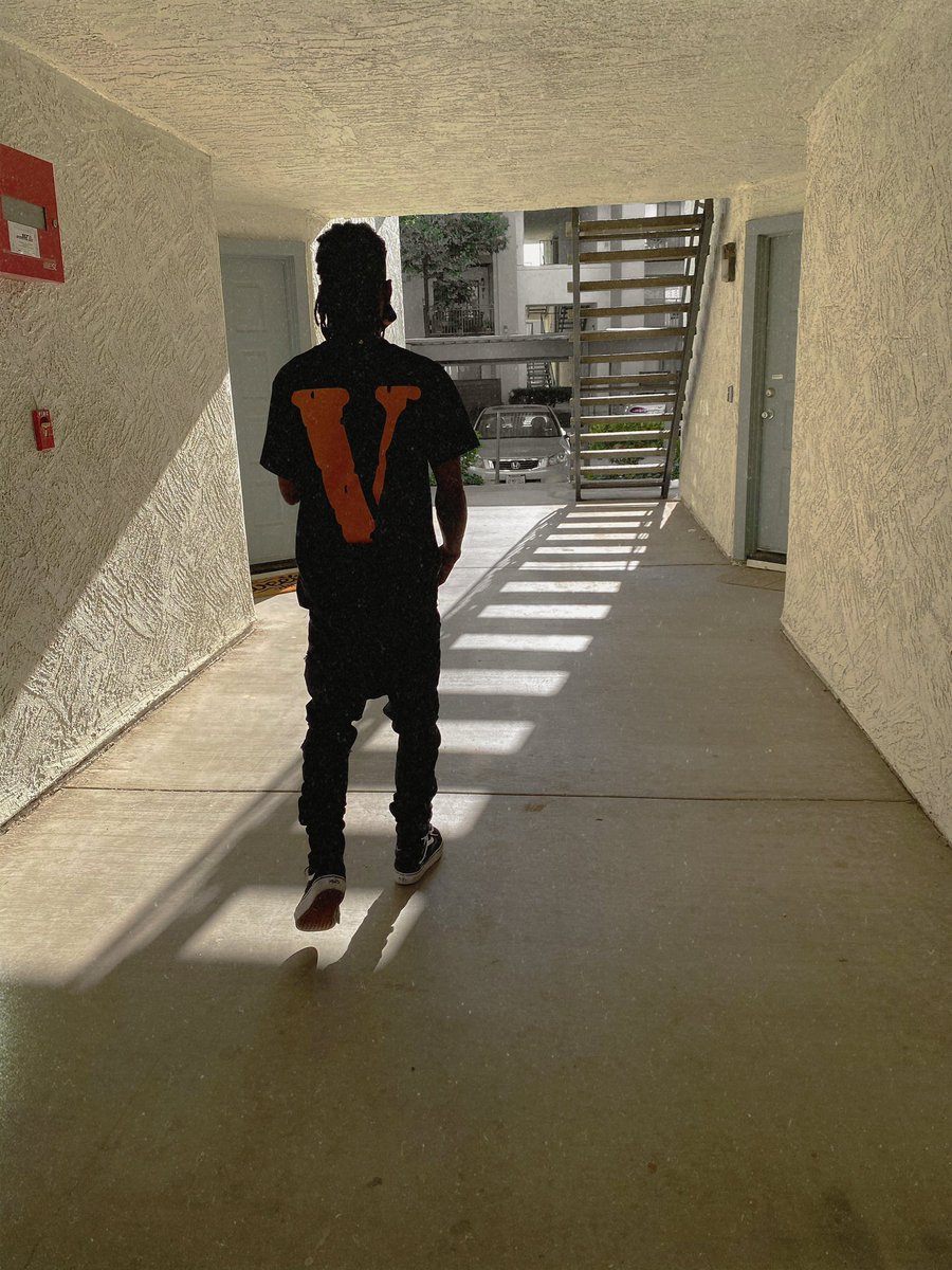 ImTheRealJosh's tweet photo. VLONETHUGG... https://t.co/mNjNqrsD05