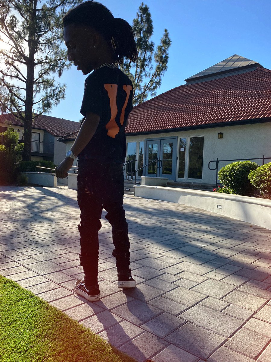 ImTheRealJosh's tweet photo. VLONETHUGG... https://t.co/mNjNqrsD05
