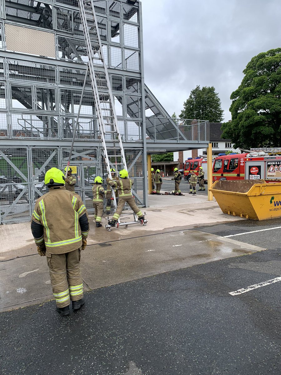 WMFSErdington's tweet photo. Multiple training sessions @SuttonCfld_Fire yesterday. Crews involved @ErdingtonFire @SuttonCfld_Fire @WardEndFire @HandsworthFire #ladders #pumping #workingathight @WestMidsFire https://t.co/JJyjC9JzzO