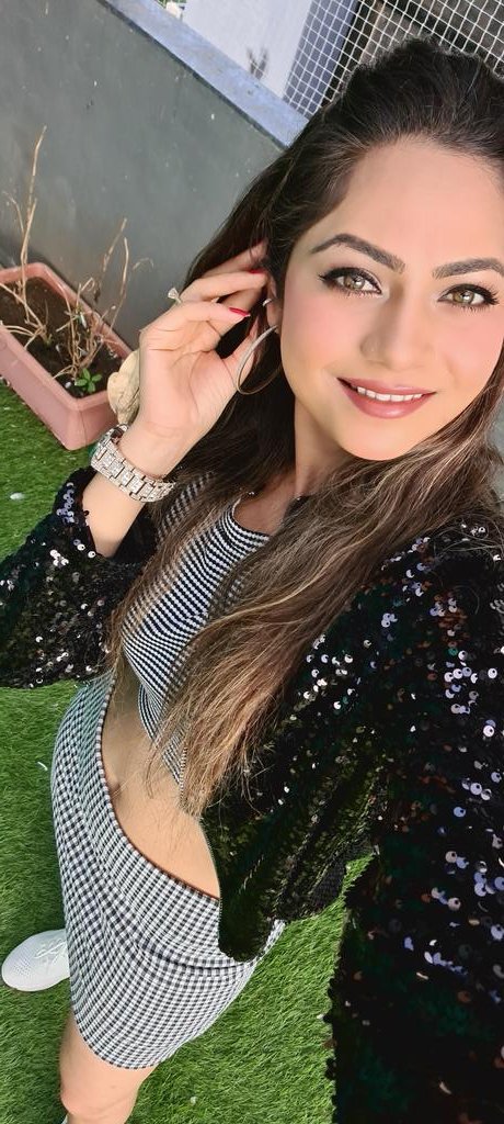 mamtaRsSoni's tweet photo. Be your own reason to smile...🥰
#OpenAudition #judging talent for Oriqa Entertainment #mamta_r_soni #mamtasoni #mamtarsoni #shayriqueen 😘💃 https://t.co/zDgXEWLhbq