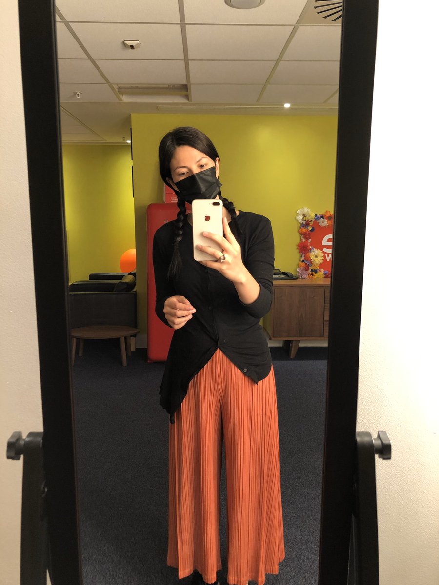 I am on <a href="/bbcsml/">BBCSundayMorningLive</a> this morning singing Dandelions/Liminal for one minute and talking about <a href="/UnionChapelUK/">Union Chapel London</a> and my very happy memories of playing there. 🌾🌻🌼🎑