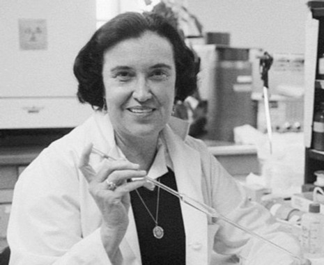 A photograph of Rosalyn Yalow in a laboratory