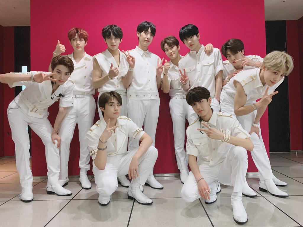 - simply kpop n music core goodbye stage ft the best outfits UwU  #GoldenChild  #골든차일드 #OnlyONE_골든차일드_수고했어요  @GoldenChild  @Hi_Goldenness