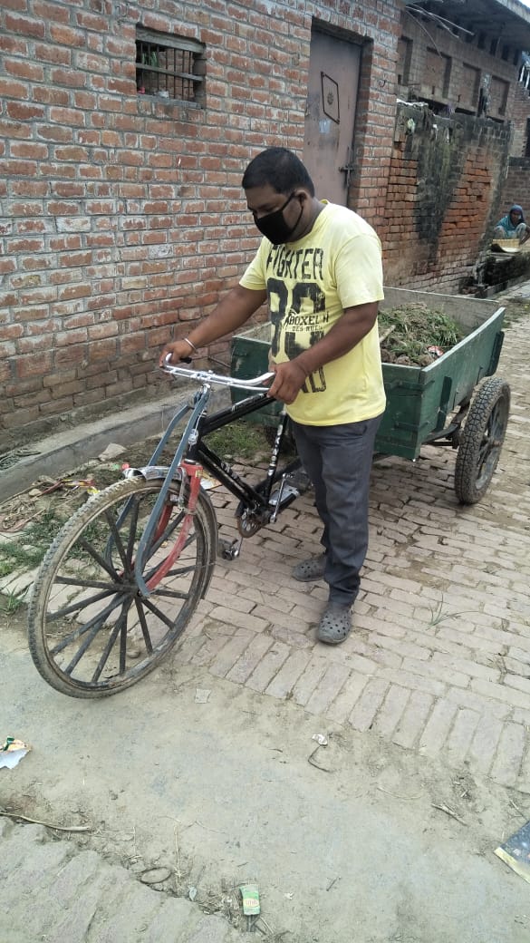 DoprupN's tweet photo. जनपद कानपुर नगर के विकास खण्ड भीतरगाँव के विभिन्न ग्राम पंचायतों में कोरोना संक्रमण से बचाव हेतु साफ़ सफाई व दवा का छिडकाव कराया जा रहा है। @uppanchayatiraj @CMOfficeUP @Bhupendraupbjp @myogiadityanath #COVID19 #PMOfIndia https://t.co/yLD5SBNUOs