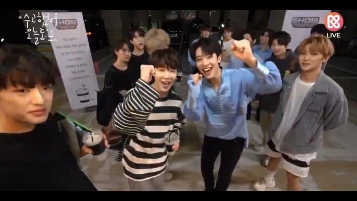 - not to forget thanks to coffee truck at show champion we got to see hyper golcha on their way back to home  n interaction btwn golcha x ab6ix (dongdong meet donghyun hyung)  #GoldenChild  #골든차일드 #OnlyONE_골든차일드_수고했어요  @GoldenChild  @Hi_Goldenness