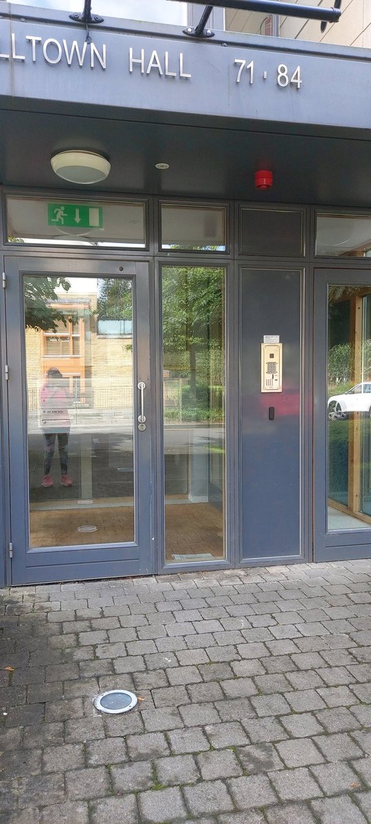 racheltweet19's tweet photo. @IrishTimes please deliver my Saturday paper to my correct address. Every saturday despite complaints its left next door. It is still behind the wrong door 24hrs later. https://t.co/yG0ItlzOfV