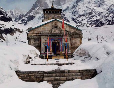 Once he is done, he gracefully handover things to his peer  #LordVishu, who in turn activates his program & i.e. Renovation. This is how these two great institution works in a precise co-ordination. Some locals claims that Kedarnath ji turns into how it exactly..9/n