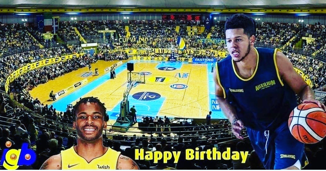 PipuCuore's tweet photo. Buon compleanno (in ritardo) a due campioni americani che hanno calcato il parquet del #PalaRuffini.
#VanderBlue #TylerHarvey #Auxilium #Torino #AuxiliumTorino #IgnoranzaGialloBlu https://t.co/LvpJNlzwje