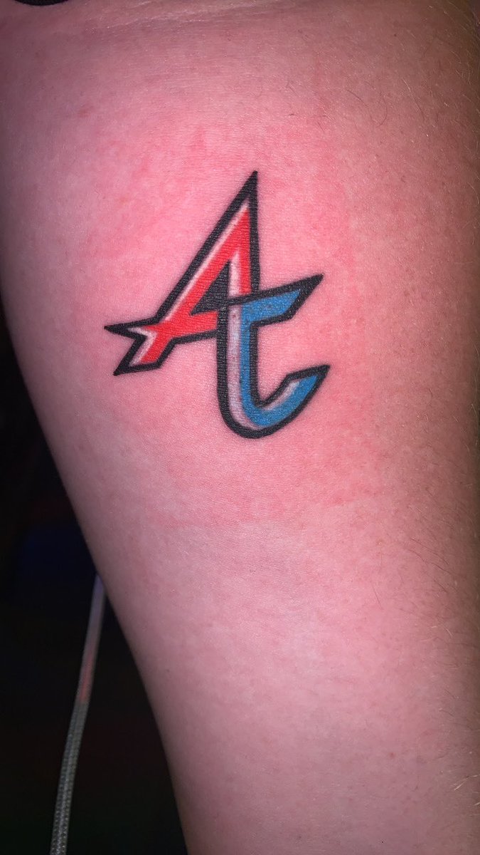 alexanderwiede4's tweet photo. Super happy with my new edition!! Looking back at a painting I made right after foreverfestival in Detroit! Life’s good, Your the drug running through my vains and the crash right after.... 💙❤️😁🥰@AdventureDub @Leighton_AC @adventureclubm @adventureclub24 https://t.co/WclbUHxej2