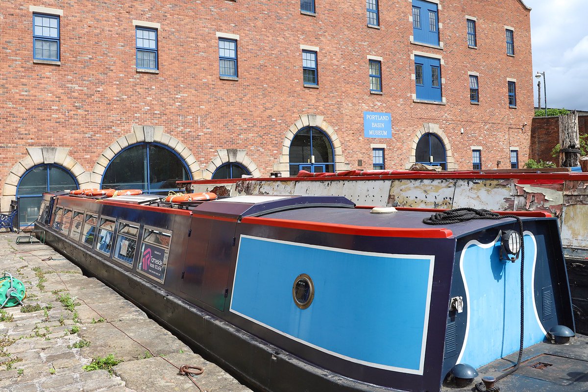 We’re open today with sailings from 12:30-13:30-14:30
Adults £5, Children £3 

Come and enjoy a relaxing 40 min cruise on the Ashton Canal. 

Portland Basin Museum will be closed however ourselves and <a href="/BridgeViewCafe1/">Bridge View Cafe</a> are open ❤️ 

(use side gate to visit)