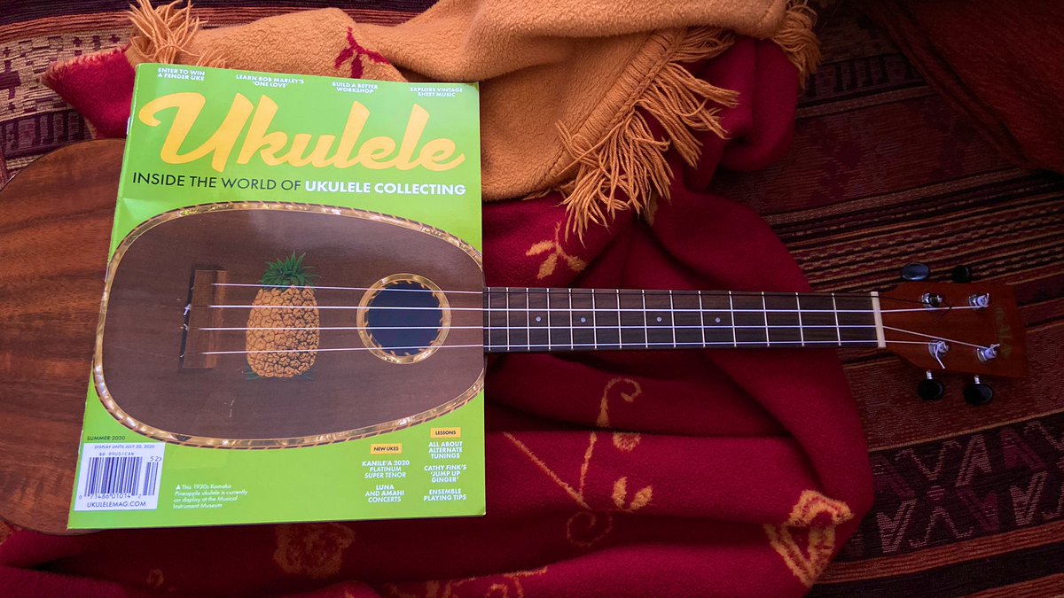 iriswagner's tweet image. ..first time i bought a ukulele magazine.🍍💖