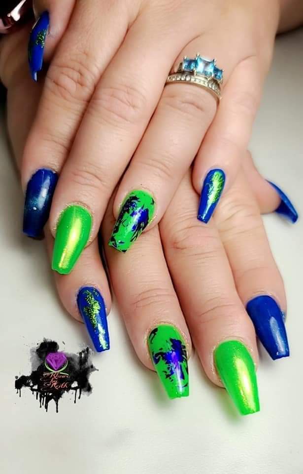 klawsbykeith's tweet photo. Blue or green? #klawsbykeith #nickysbeautybar #floridanails https://t.co/DcTY9kYGXt