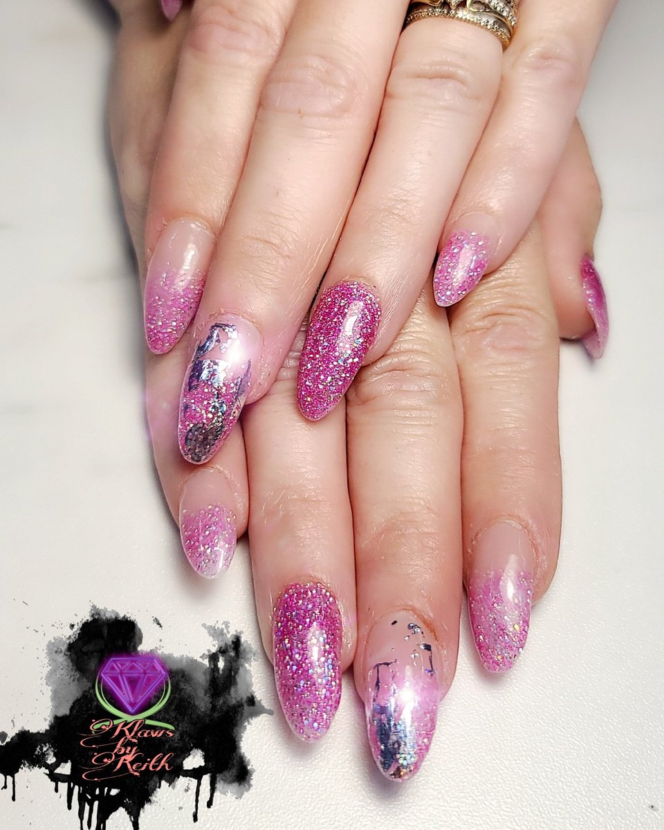 klawsbykeith's tweet photo. Passionate pink #klawsbykeith #nickysbeautybar #floridanails https://t.co/Fn4rDX7s3i