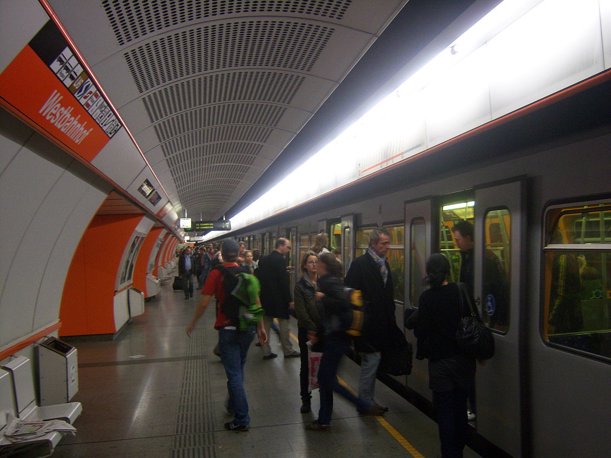 backThorGod's tweet image. Subway or something idk 
I thought I can eat something here