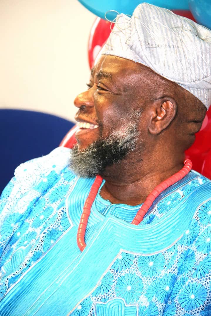 OgbeniDipo's tweet photo. Happy 70th birthday to the greatest dad in the world, Chief Babatunde Bamikefa Awojide (Esq). Otun Oosa, Odeomu, Osun State.

Alapandede tin je ni mesan mesan, Omo abi do'gun, ikoyi eso, iponriku toribo, Omo oni ise owo. I celebrate you today as always❤️🎉 https://t.co/2Q6ugIlLwg