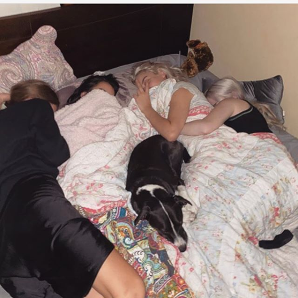 modelamy1's tweet image. My bed on a Sunday after a big night 😌🐶