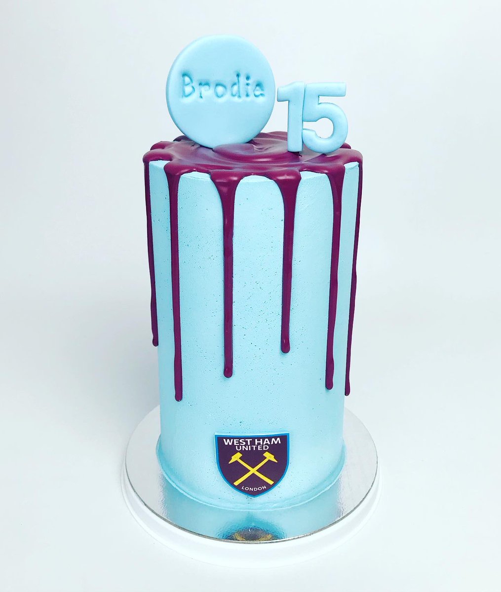 marias_cake's tweet photo. Catching up of some uploads ... been a bit busy with orders 

#mariascakeboutique #buttercreamcakes #dripcakes #essexcakemaker #essexcakes #londoncakemaker #londoncakes #customcakes #bespokecakes #cakesforalloccasions https://t.co/UHFRT4pJ3u