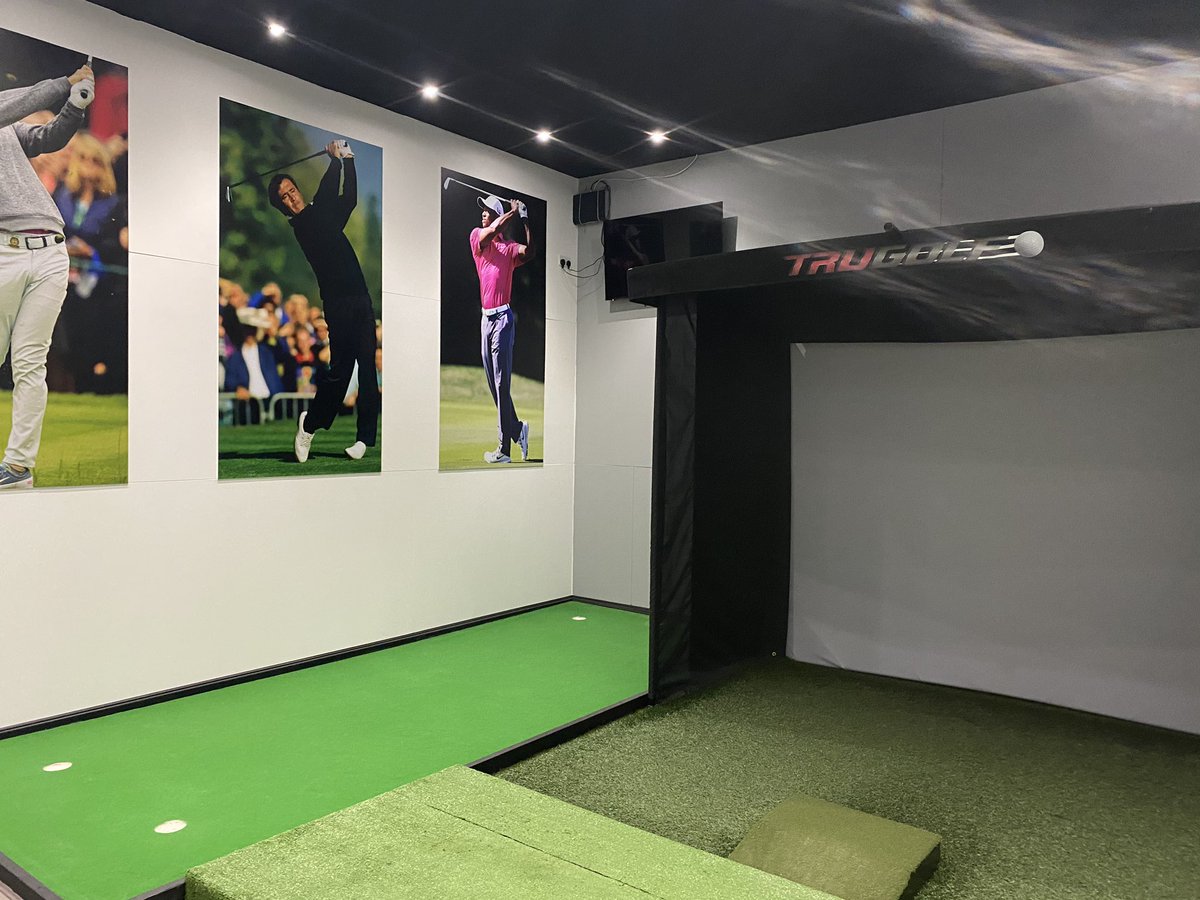 147Swindon's tweet photo. Now you can play golf come rain or shine! Our new sim is ready and waiting! https://t.co/SC8DBG0aZJ