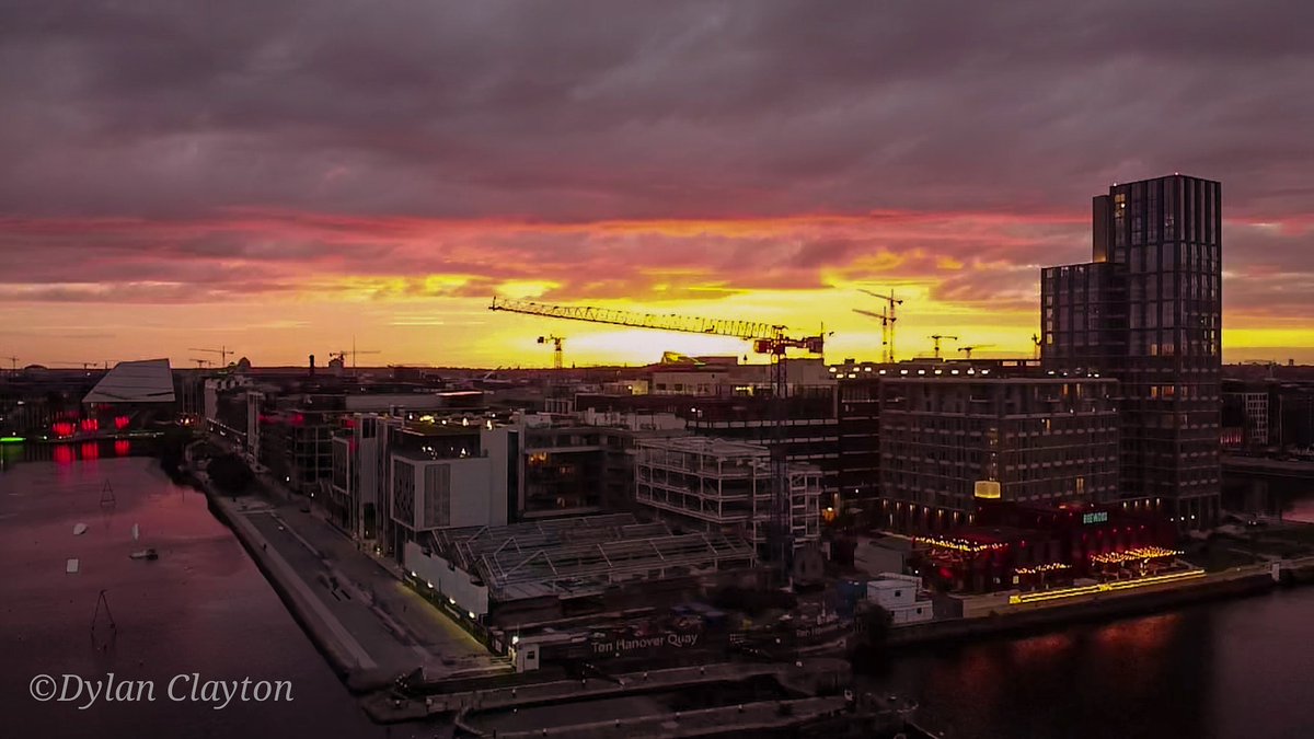 elbyard24's tweet photo. Cracking Sunset Sat in Dublin #lovindublin #Ireland #capitaldock https://t.co/Z86Z7CDw5l