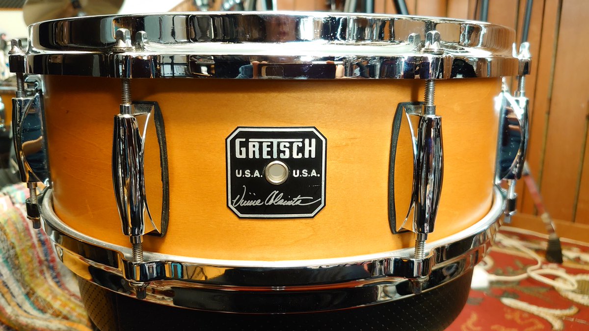 渡部正人 Masahito Watabe 最近のライブ配信やレコーディングで使っているスネアを紹介 Gretsch 07年のカリウタ大先生モデル 当時の白黒モデルよりナチュラルカラーの方がシェルが厚めで8プライ どんなジャンルでも存在感がしっかりあって しかも 渡部正人 Masahito Watabe 最近のライブ配信やレコーディングで使っているスネアを紹介 Gretsch 07年のカリウタ大先生モデル 当時の白黒モデルよりナチュラルカラーの方がシェルが厚めで8プライ どんなジャンルでも存在感がしっかりあって しかも