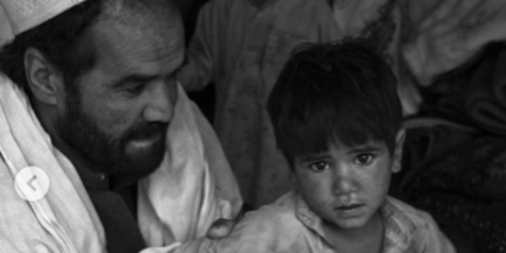 Your contribution towards our #AdoptAFamily fundraiser on <a href="/kettoindia/">Sharvan</a> can help feed a family for upto 3 months with a donation of INR 6,000. 3 kits are delivered to the family each month.
Tap the #linkinbio to donate!
#FromU2them #Ketto #ThankYou #Relief #COVID #COVIDrelief #Hero