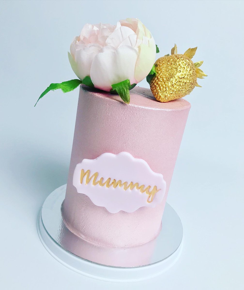 marias_cake's tweet photo. .... and a few more 🥰

#mariascakeboutique #buttercreamcake #essexcakemaker #essexcakes #londoncakemaker #londoncakes #customcakes #bespokecakes #cakesforalloccasions https://t.co/81DVchBXXO