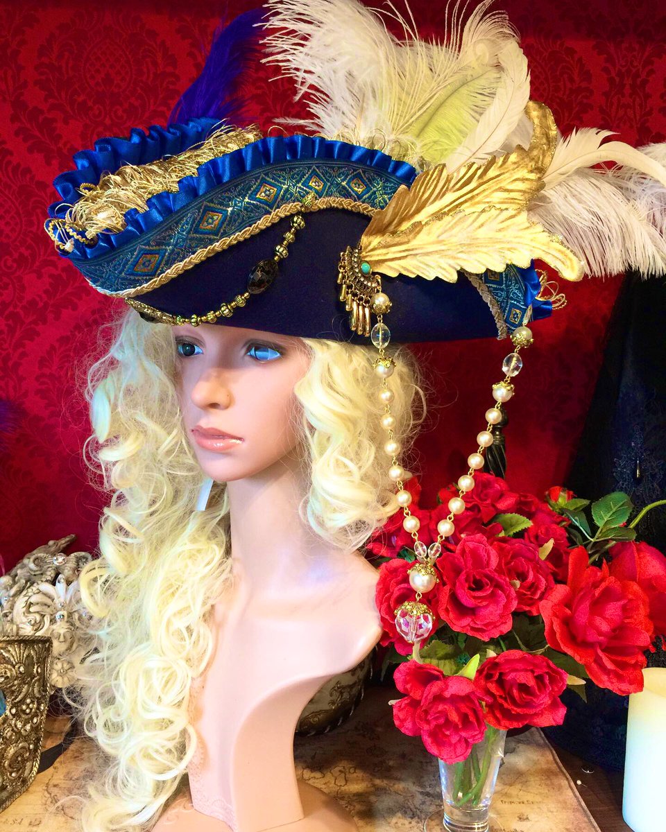 bloodyrose12181's tweet photo. ️ 出来上がり!
#トリコーン帽子 #ゴシック #三角帽子 #Tricorne #hat #仮面舞踏会 #仮面 #海賊帽子 #goth #steampunk #スチームパンク #パイレーツ #トリコーンハット
#bloodyrose
#gothhat #goth #gothic #steampunk #japan #handmade #fantasy #fantastic #hat #Pirate #piratehatr https://t.co/GrEt2OluHY