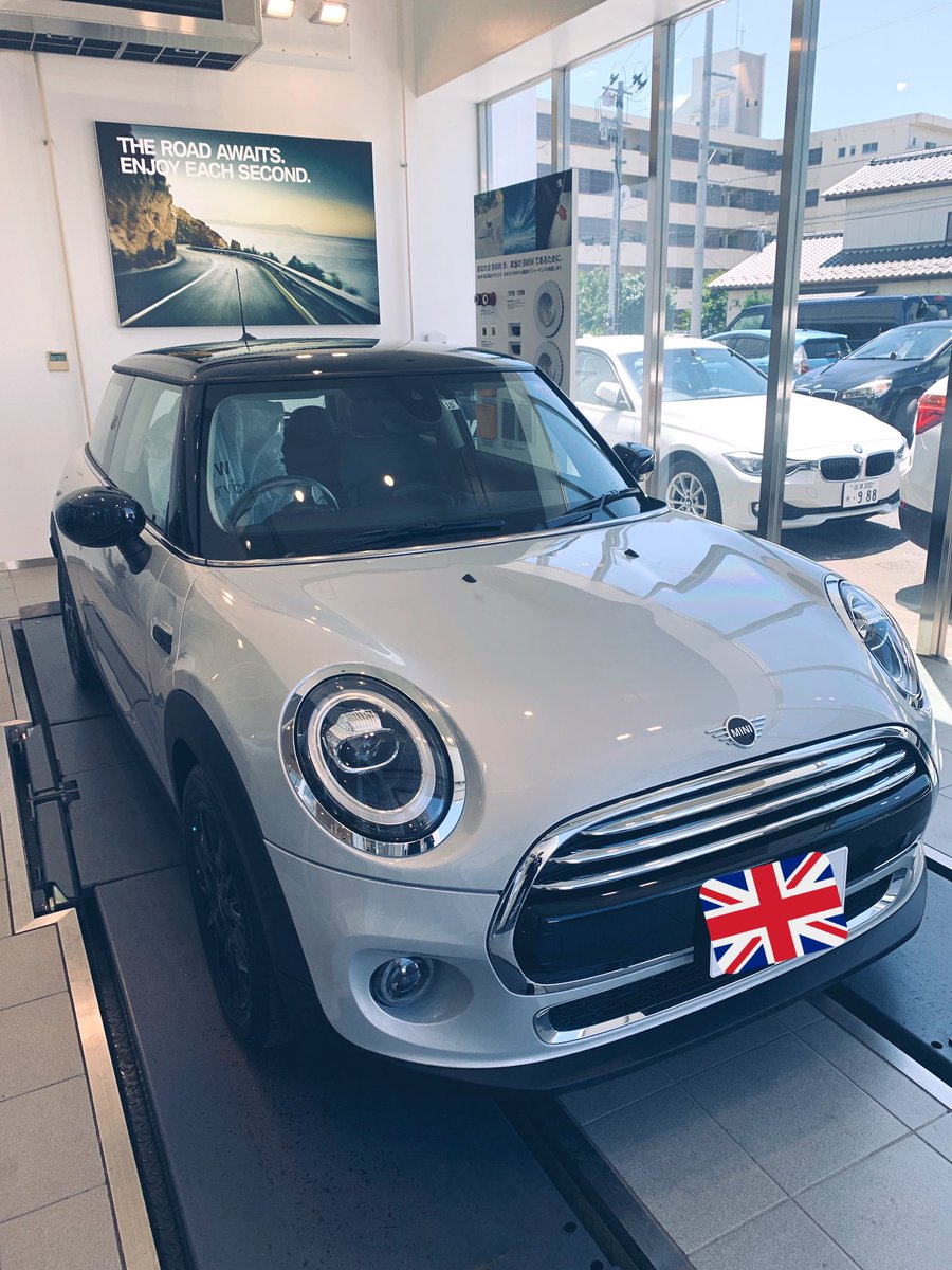 C6_H4_Cl2's tweet photo. MINI COOPER 納車したよー！！！
かわいい！！！んぎゃわだねえ！！ https://t.co/dgwLeWm8iK