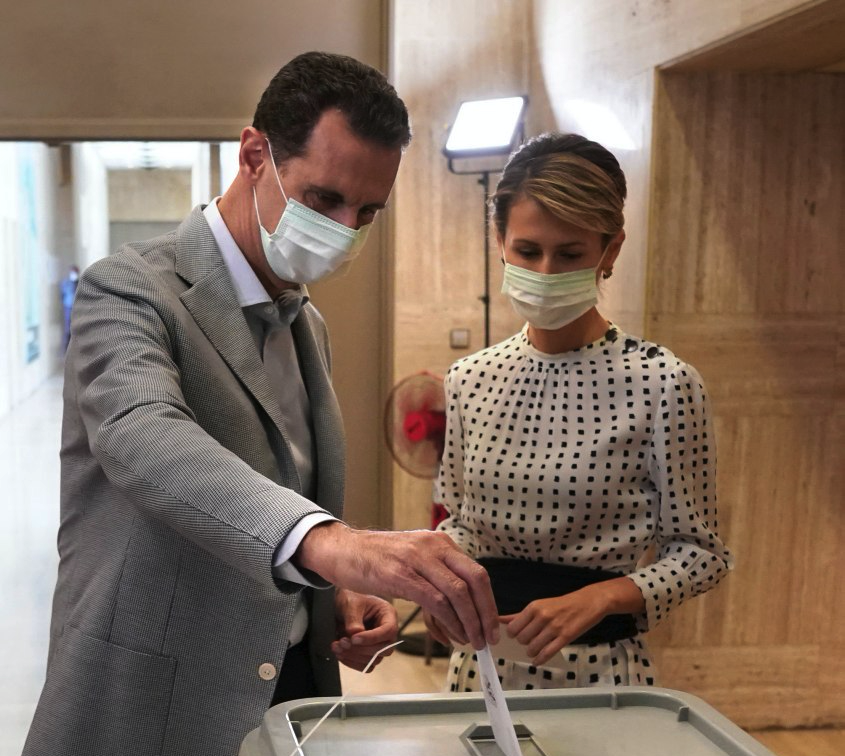JulianRoepcke's tweet photo. „Spannender“ Tag in Syrien!
Parlamentswahlen, bei den nur Kandidaten antreten dürfen, die entweder der Assad-Partei angehören oder Assad treu sind.
Die letzte dieser „Wahlen“ ging vor vier Jahren 200 zu 50 für die Assad-Partei aus. Wer wohl heute die Nase vorn hat?!...
#BombAssad https://t.co/R4KDPxRkWu