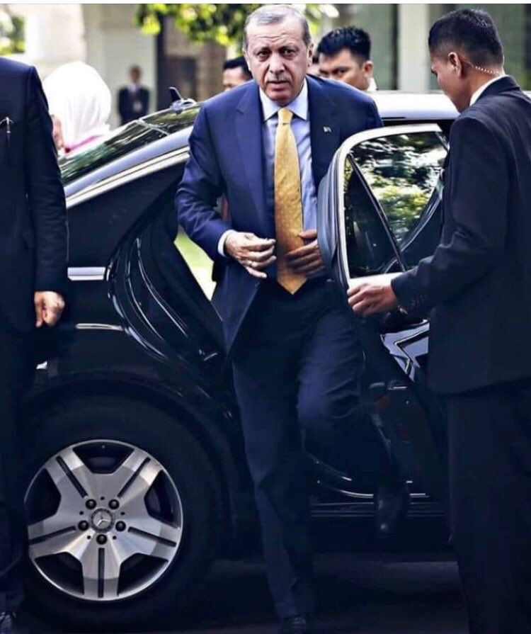 D197723's tweet photo. #KADER, #GAYRETE #AŞIKTIR. #SEN #ZALİME #BOYUN #EĞİP #PES #ETMEDİNYA! #BİLESİN'Kİ #AÇILMIŞ #DUA #İÇİN #ELLER #BERABERCE #AMİN #DİYEN #TÜM #MELEKLER #SENİNLEDİR. https://t.co/iybfo88AyV