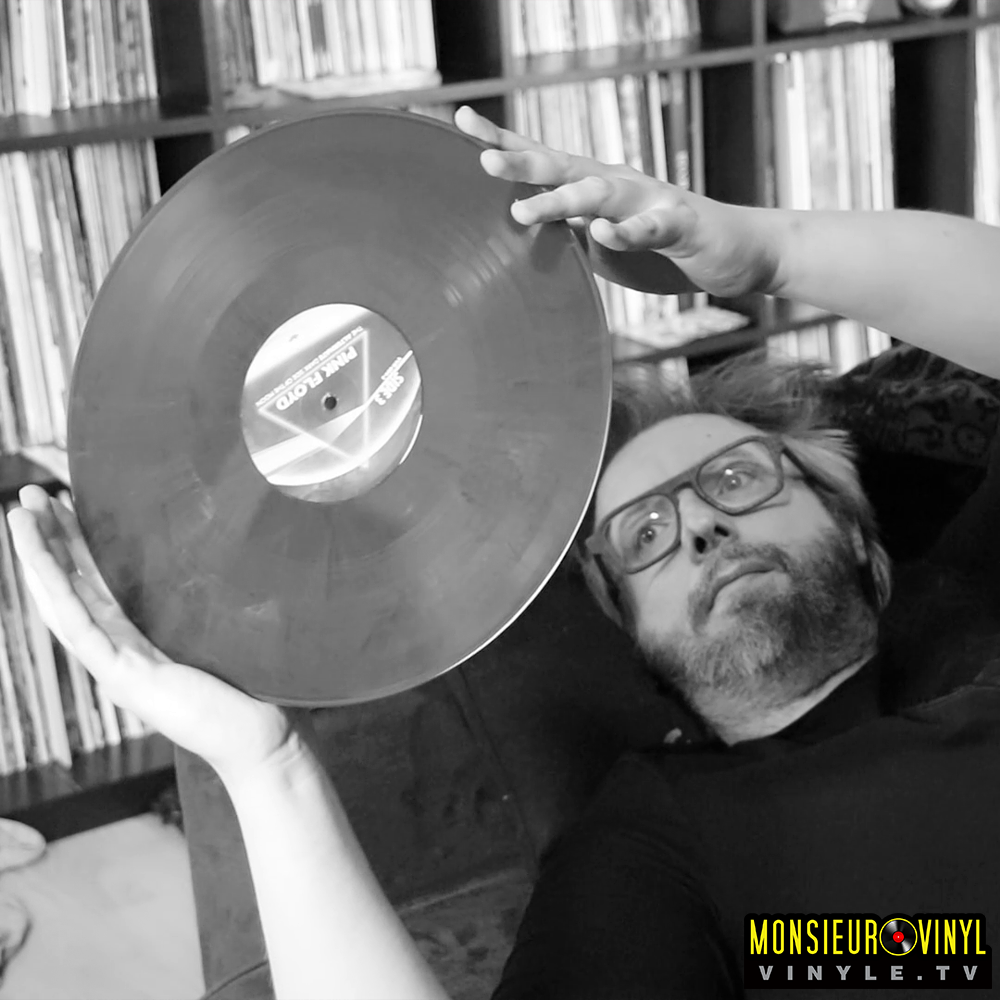 monsieurvinyl's tweet image. 🎉 5 ANS DÉJÀ ! 🎉 Un 19 Juillet 2015 – alors que la vidéosphère française du #vinyle était déserte – je publiais ma première vidéo sur YouTube. 200 vidéos plus tard, cette chaîne résiste au temps. MERCI BEAUCOUP pour votre fidélité, votre soutien et vos nombreux messages ! #5ans