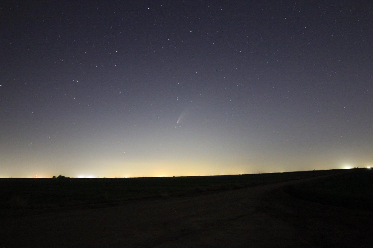 junedatol_'s tweet photo. Comet Neowise 2020; this will not be seen again for another 6k+ years. https://t.co/aIBU5AujIa