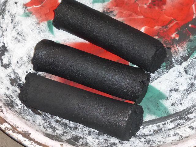 MamadouSowICRC's tweet photo. If you don't have faith in #Africa and hope for its future, it's because you have't interacted with its youth.

Four students from Senegal (Thierno S.N. Sy, Ibrahima Ndong, François Sagna &amp; Alpha Diallo) created a bio-charcoal from agricultural residues &amp; household garbage.👇🏿 https://t.co/Oz7jfutpIp