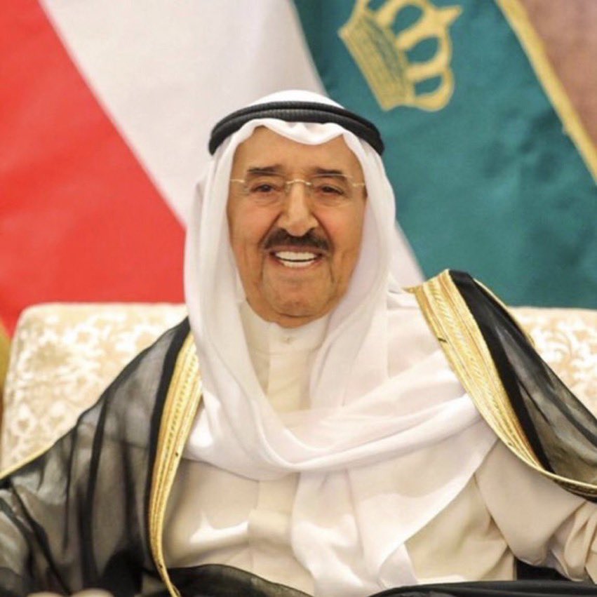 سيدي سمو الأمير - حفظه الله ورعاه - أسأل الله أن يمن عليه بموفور الصحة وتمام العافية، وأن يجمع له بين ثلاث:
جميل الصبر 
وعظيم الأجر
وشفاء كلمح البصر