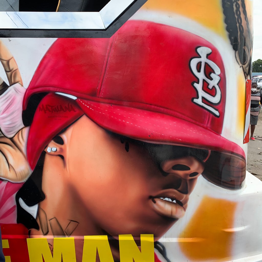 MatwanaCulture's tweet photo. All up in they face like the eye doctor..
Art Attack : @LilTunechi airbrush portrait by #FastaMan
#Matatu #LongLiveTheMatatuCulture
#MatwanaMatatuCulture https://t.co/1yiz4DS0Ne https://t.co/VwVY0hWmu6
